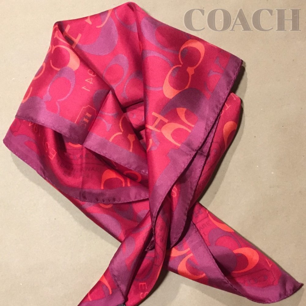 ✨NWOT✨🏷Coach: Silk Scarf/Square Neckerchief
